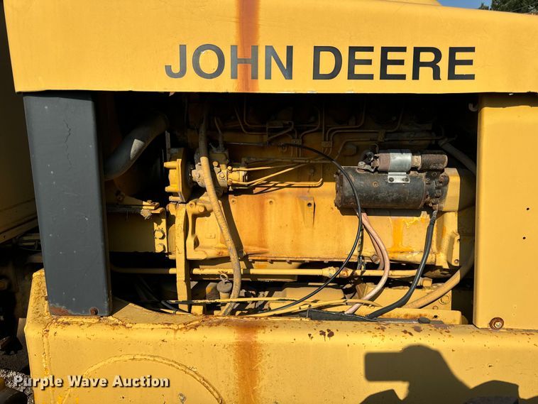 image for item DS5567 1968 John Deere 570A motor grader