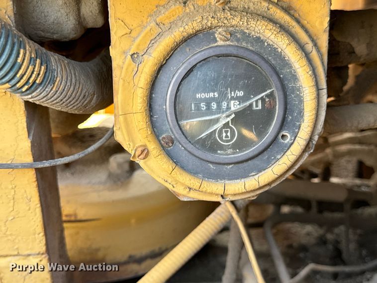 image for item DS5567 1968 John Deere 570A motor grader