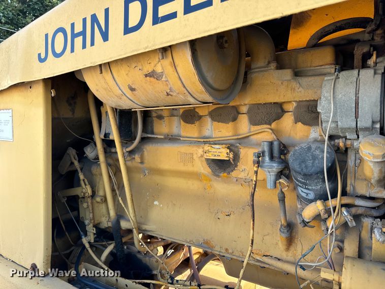 image for item DS5567 1968 John Deere 570A motor grader