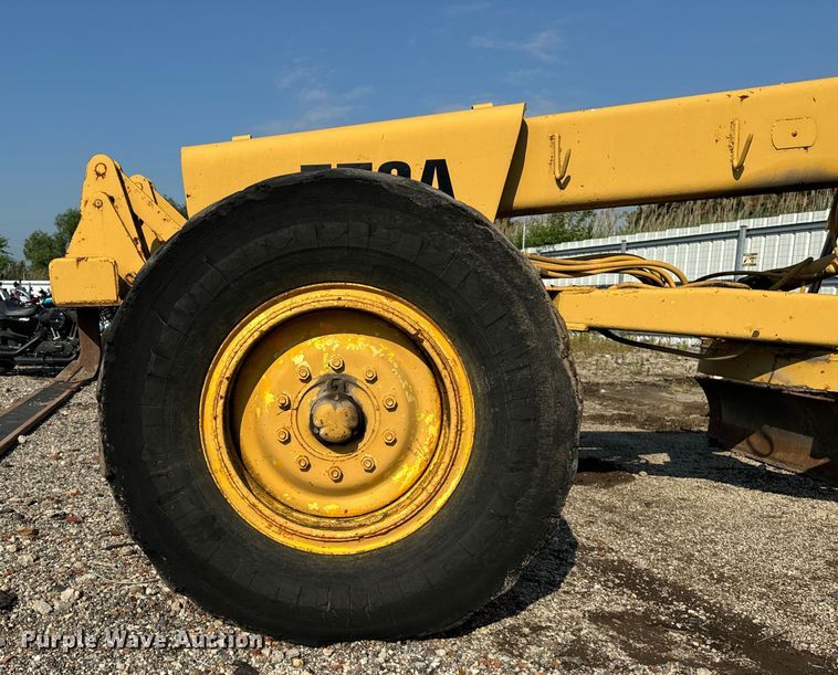 image for item DS5567 1968 John Deere 570A motor grader