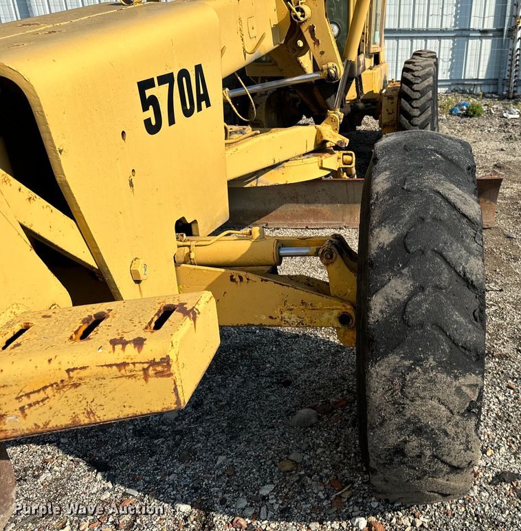 image for item DS5567 1968 John Deere 570A motor grader