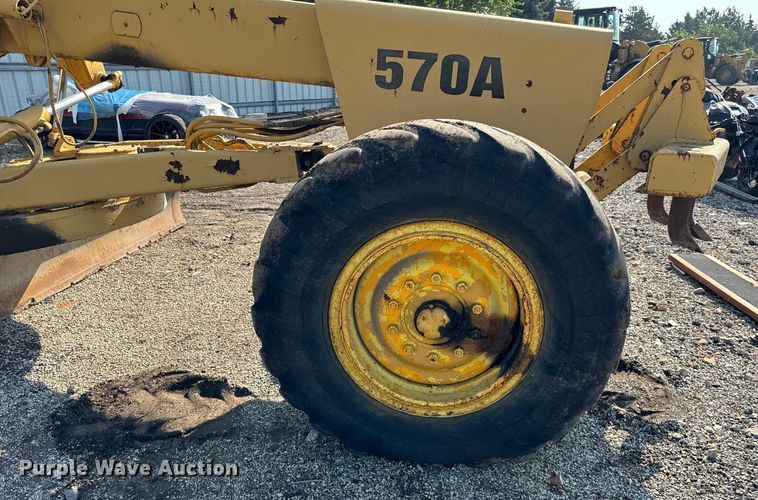 image for item DS5567 1968 John Deere 570A motor grader