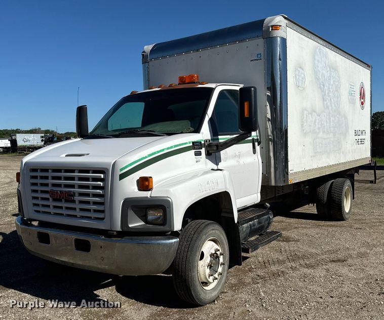 image for item DV5753 2005 GMC C6500 box truck