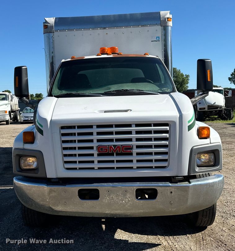 image for item DV5753 2005 GMC C6500 box truck
