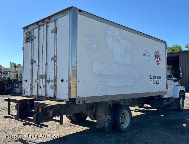 image for item DV5753 2005 GMC C6500 box truck