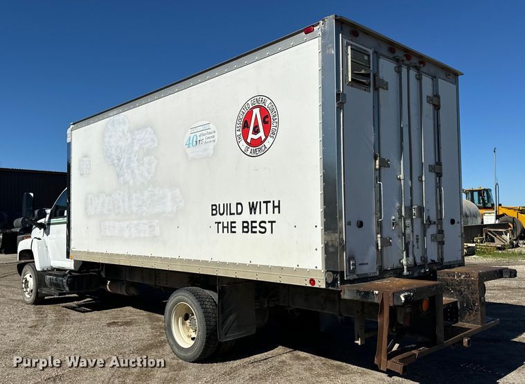 image for item DV5753 2005 GMC C6500 box truck
