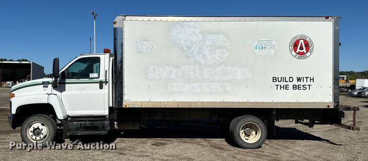 image for item DV5753 2005 GMC C6500 box truck