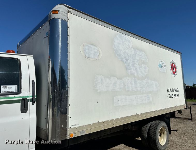 image for item DV5753 2005 GMC C6500 box truck