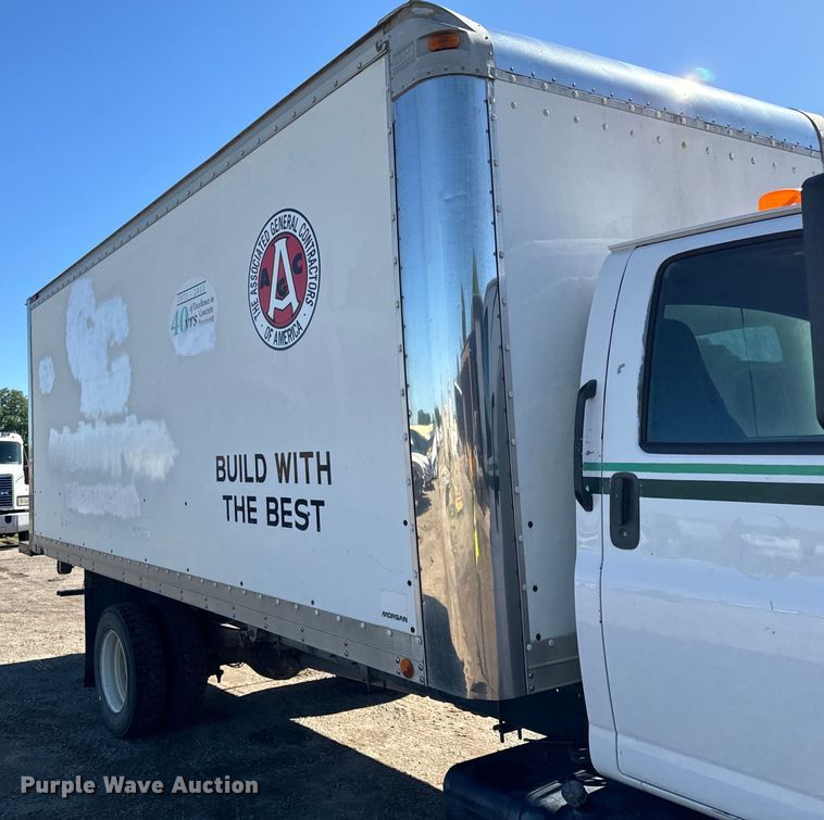 image for item DV5753 2005 GMC C6500 box truck