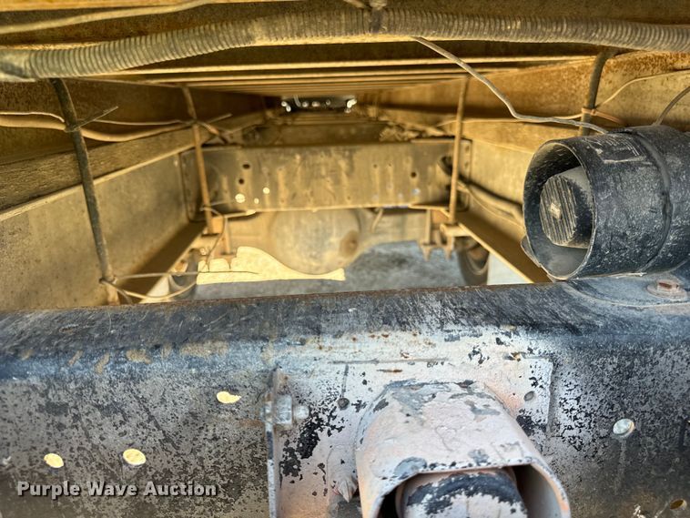 image for item DV5753 2005 GMC C6500 box truck