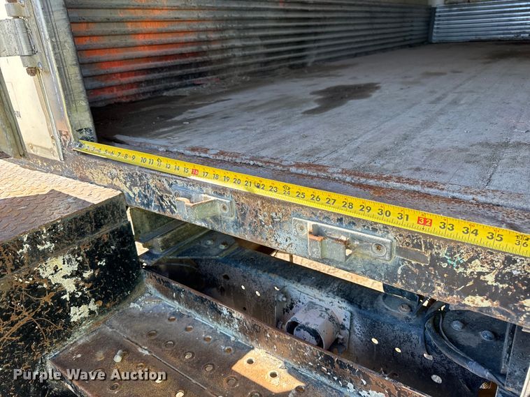 image for item DV5753 2005 GMC C6500 box truck