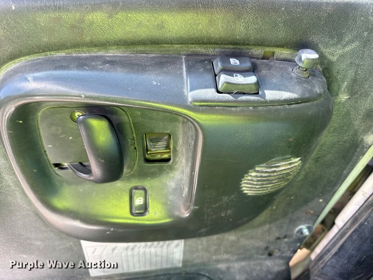 image for item DV5753 2005 GMC C6500 box truck