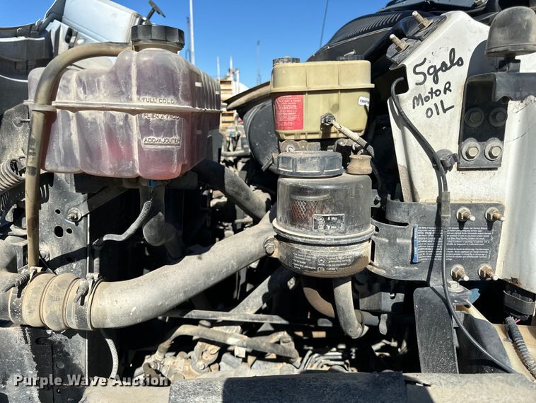 image for item DV5753 2005 GMC C6500 box truck