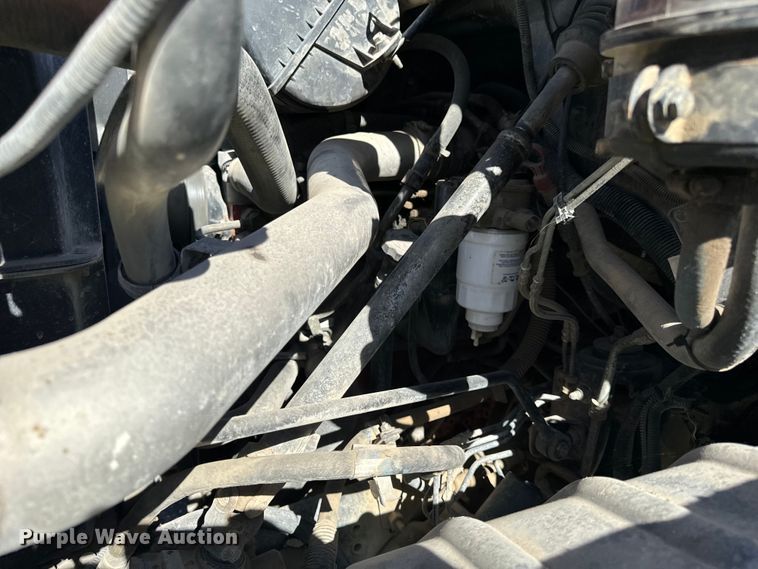 image for item DV5753 2005 GMC C6500 box truck