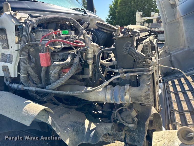 image for item DV5753 2005 GMC C6500 box truck