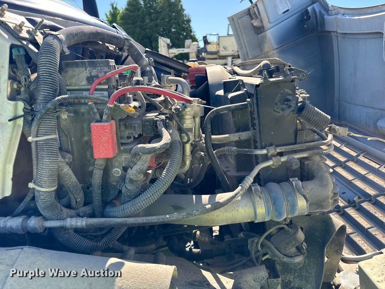 image for item DV5753 2005 GMC C6500 box truck