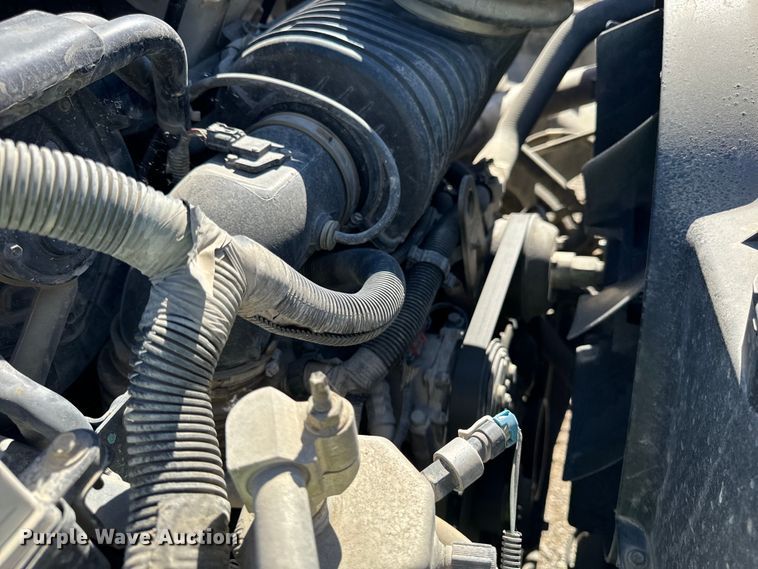 image for item DV5753 2005 GMC C6500 box truck