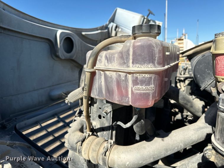 image for item DV5753 2005 GMC C6500 box truck