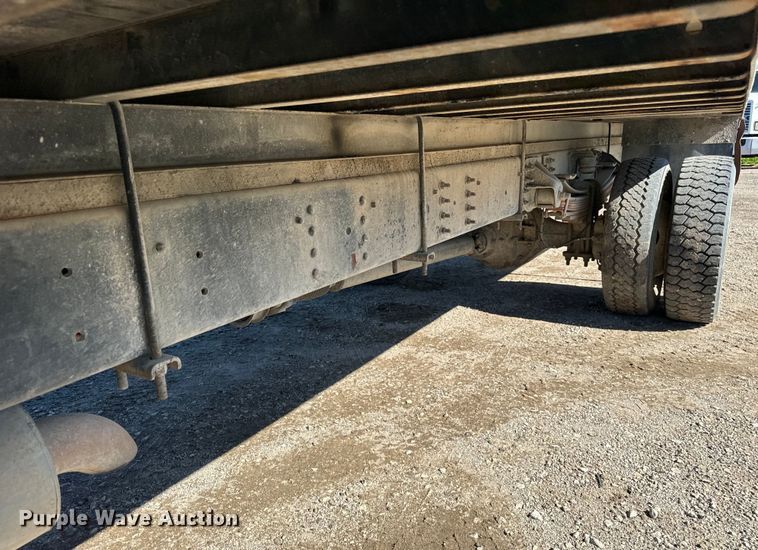 image for item DV5753 2005 GMC C6500 box truck