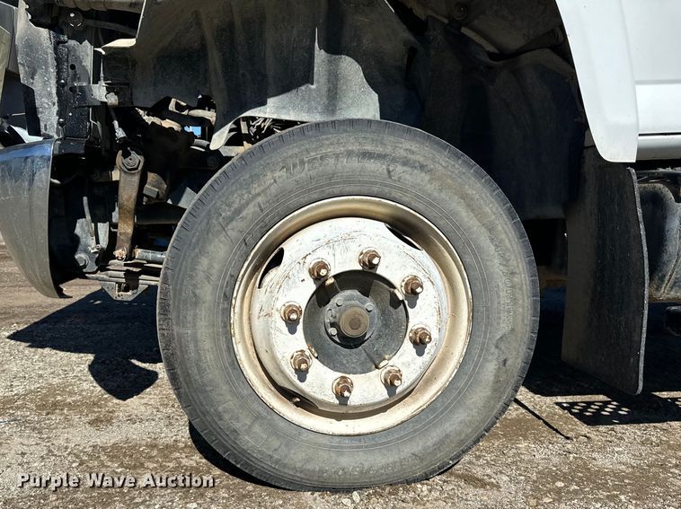 image for item DV5753 2005 GMC C6500 box truck