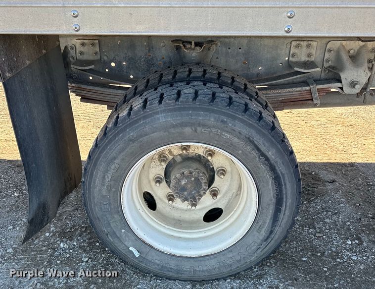 image for item DV5753 2005 GMC C6500 box truck