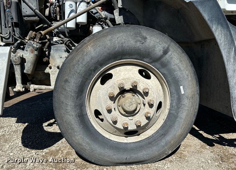 image for item DV5754 2000 Mack  CH612 