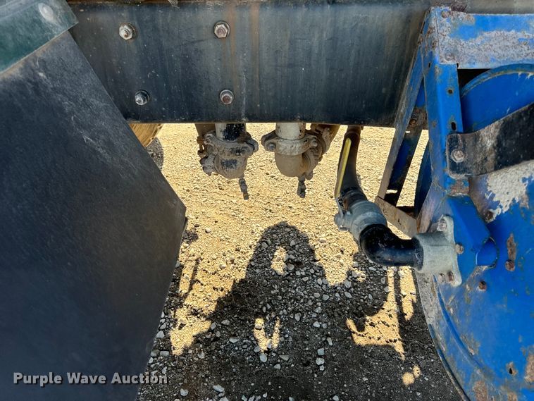 image for item DV5755 1984 Mack  DM685S water truck