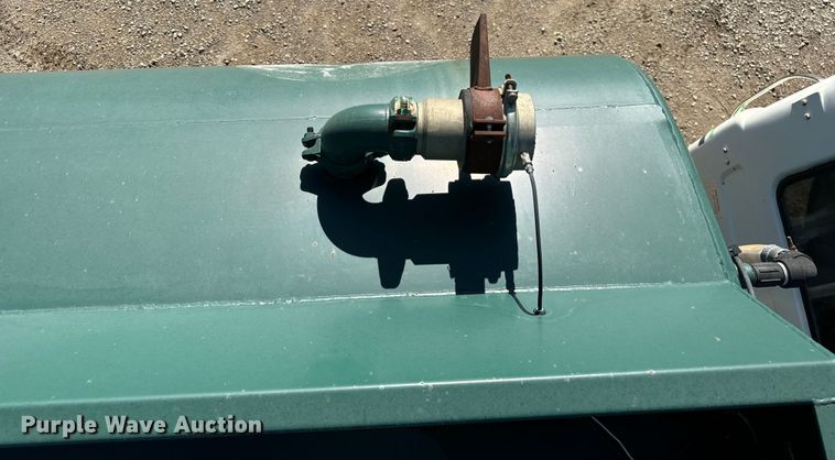 image for item DV5755 1984 Mack  DM685S water truck