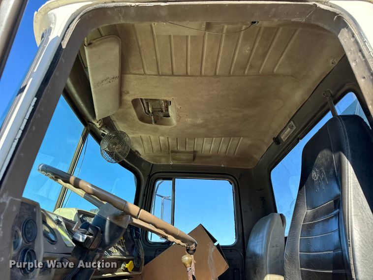 image for item DV5755 1984 Mack  DM685S water truck