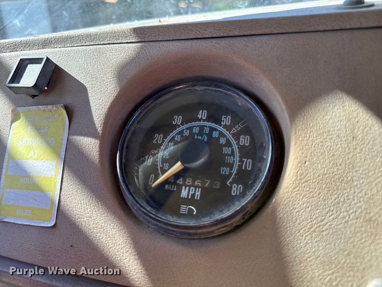 image for item DV5755 1984 Mack  DM685S water truck