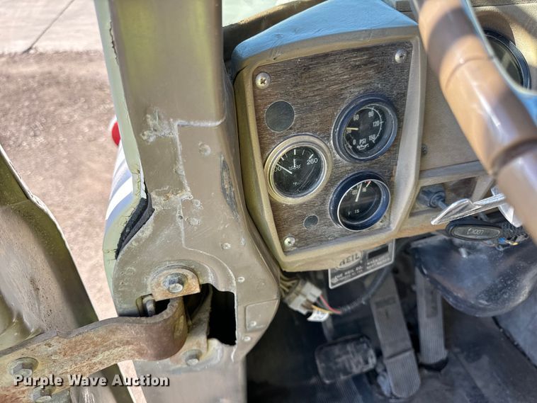 image for item DV5755 1984 Mack  DM685S water truck