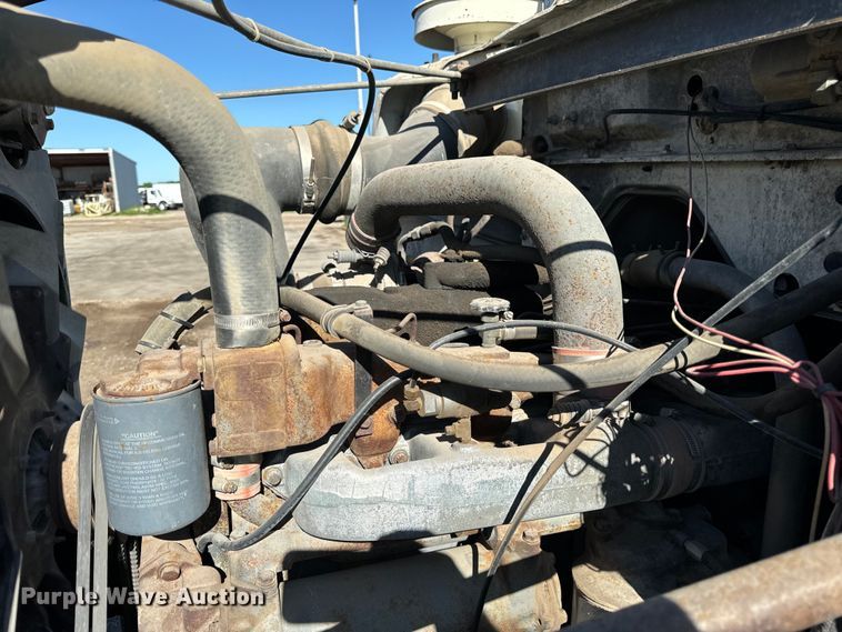 image for item DV5755 1984 Mack  DM685S water truck