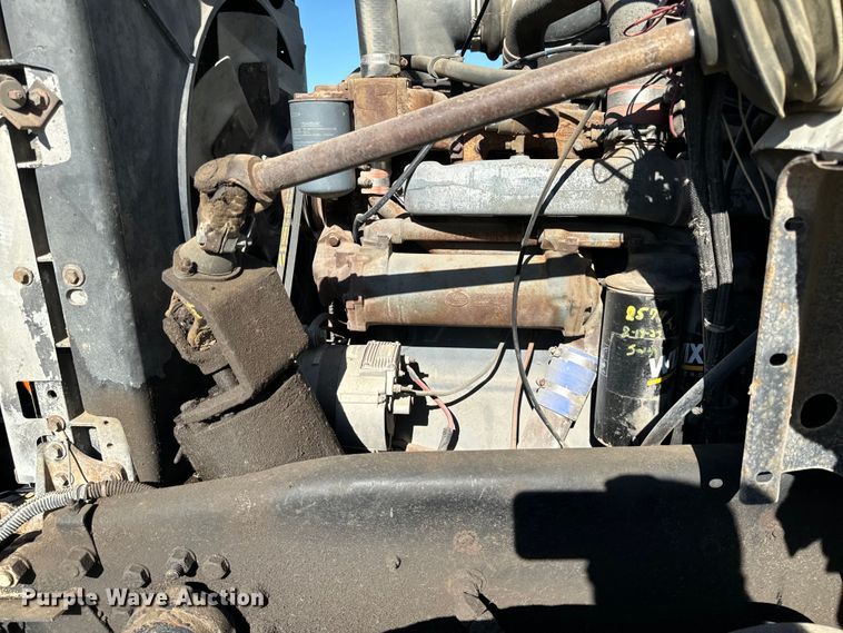image for item DV5755 1984 Mack  DM685S water truck