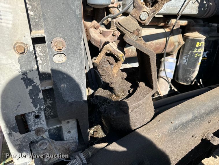 image for item DV5755 1984 Mack  DM685S water truck