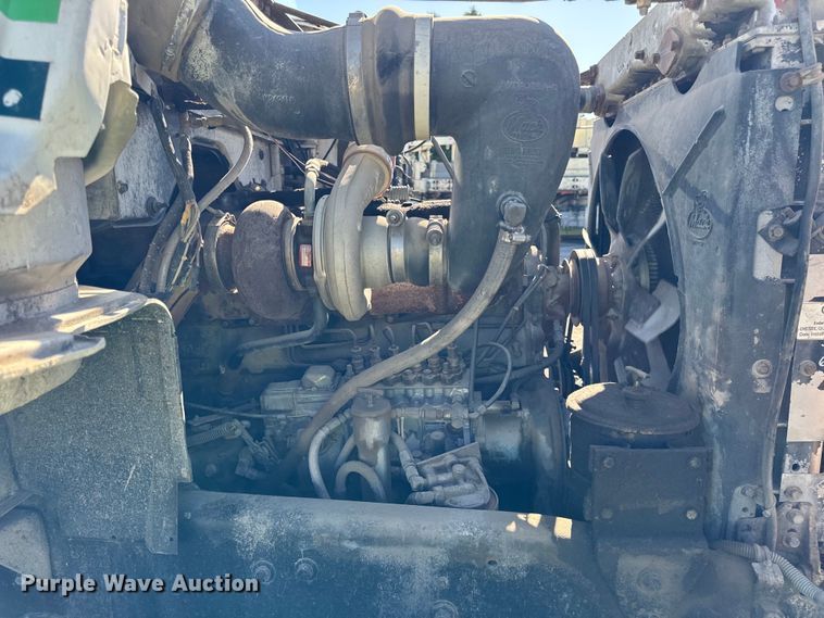 image for item DV5755 1984 Mack  DM685S water truck