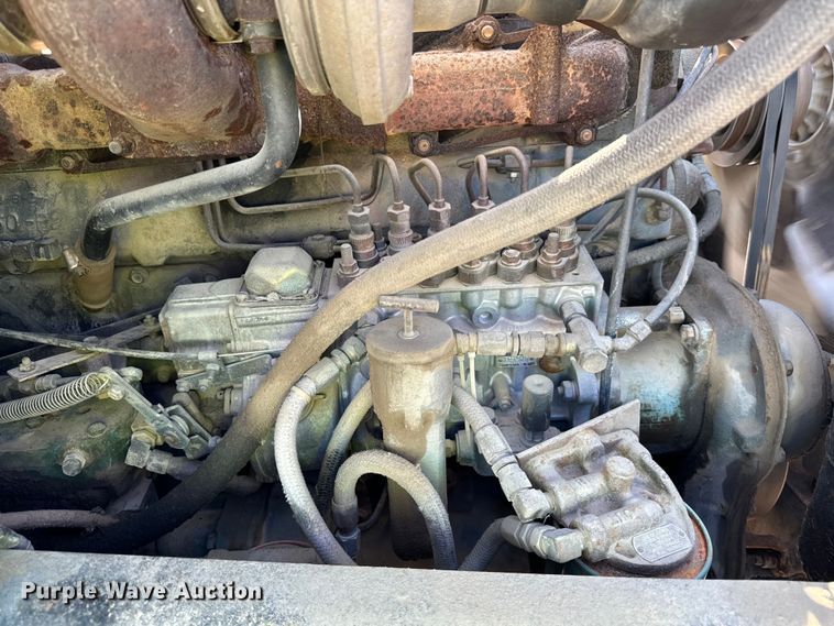 image for item DV5755 1984 Mack  DM685S water truck