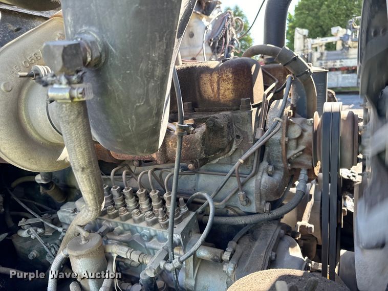 image for item DV5755 1984 Mack  DM685S water truck