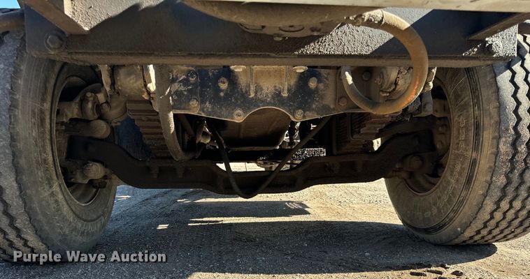 image for item DV5755 1984 Mack  DM685S water truck