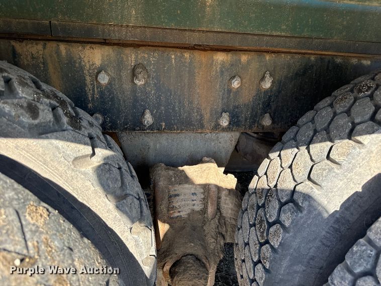 image for item DV5755 1984 Mack  DM685S water truck