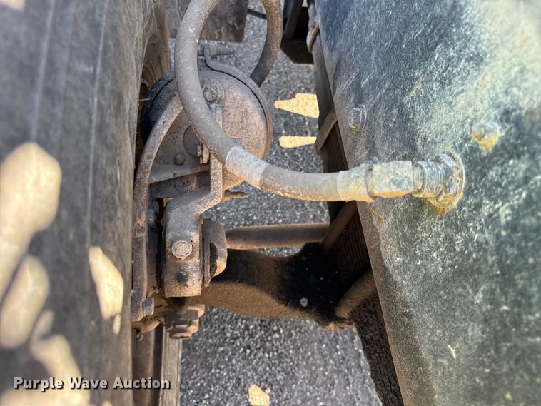 image for item DV5755 1984 Mack  DM685S water truck