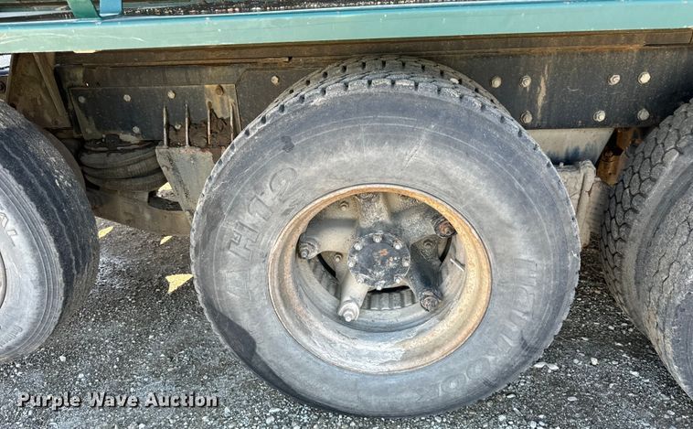 image for item DV5755 1984 Mack  DM685S water truck