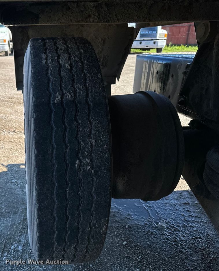 image for item DV5755 1984 Mack  DM685S water truck