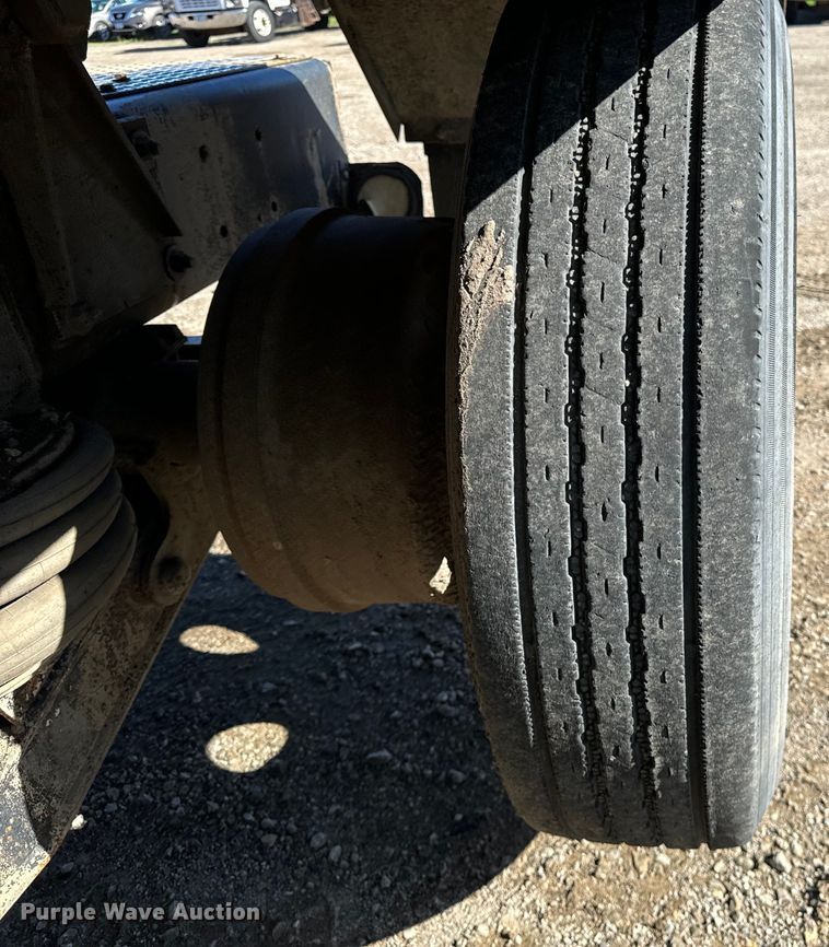 image for item DV5755 1984 Mack  DM685S water truck