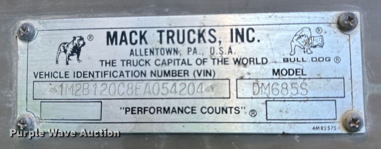 image for item DV5755 1984 Mack  DM685S water truck