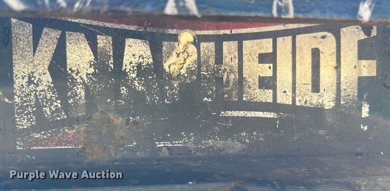 image for item DV5758 2005 GMC C7500 flatbed truck