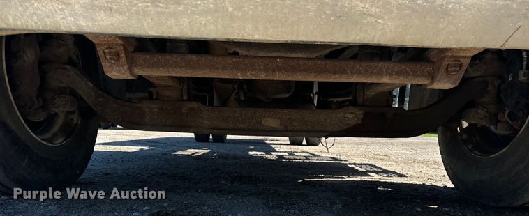 image for item DV5758 2005 GMC C7500 flatbed truck