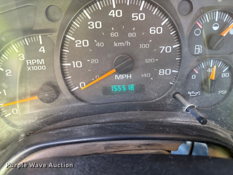 image for item DV5758 2005 GMC C7500 flatbed truck