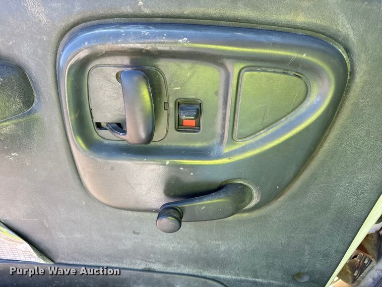 image for item DV5758 2005 GMC C7500 flatbed truck