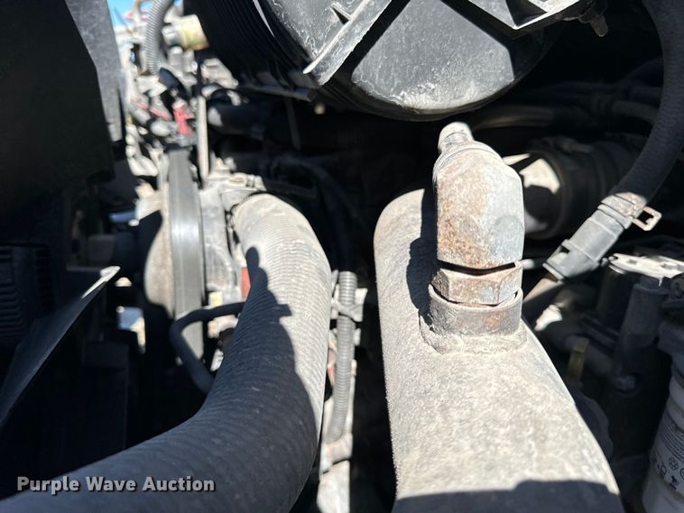 image for item DV5758 2005 GMC C7500 flatbed truck