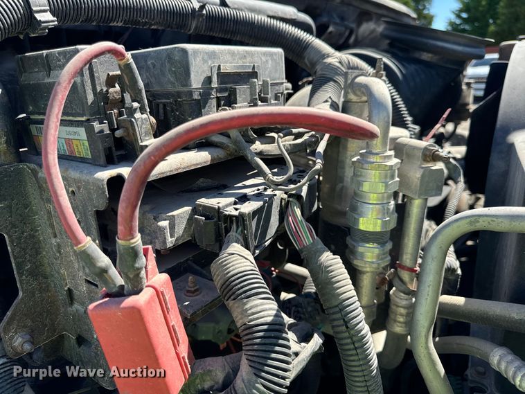 image for item DV5758 2005 GMC C7500 flatbed truck